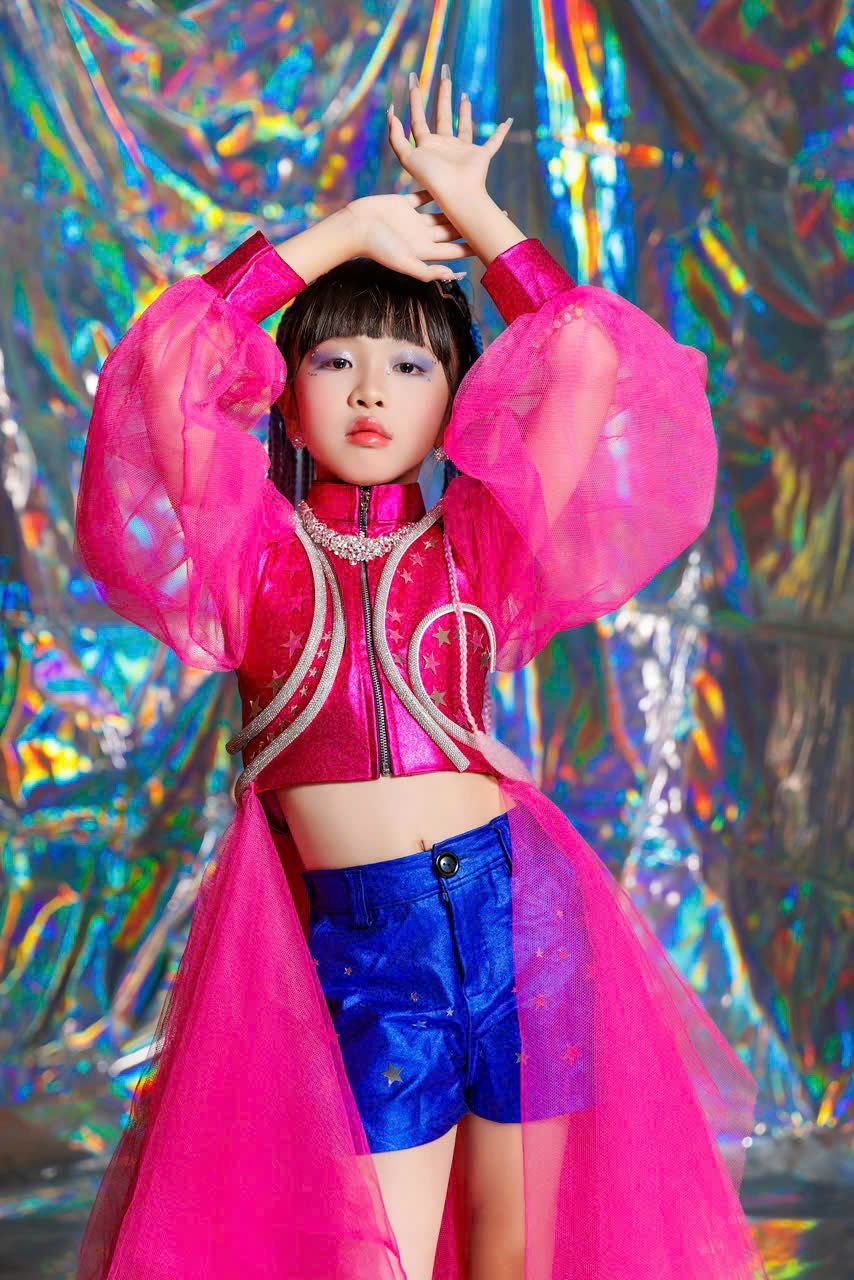 1y.989.mau-nhi-mai-huynh-NTK-Givan-tran-bts-vuot-gioi-han-breakthrough-2026-sspotlight.vn-truyen-thong-spotlight-viet-nam- 2