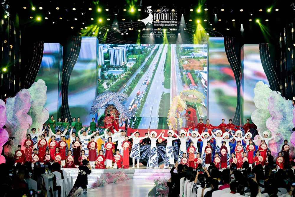 1z.893.MC-Anh-Duc-truyen-thong-spotlight-vietnam-3