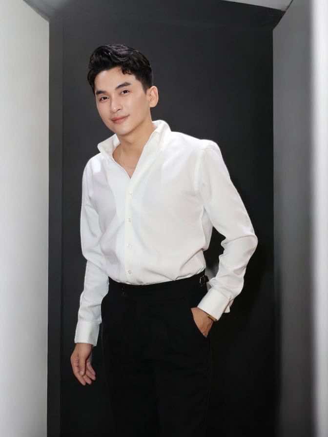 1a.310.MUA-make-up-artist-Gia-Khang-academy-truyen-thong-spotlight-vietnam-00067