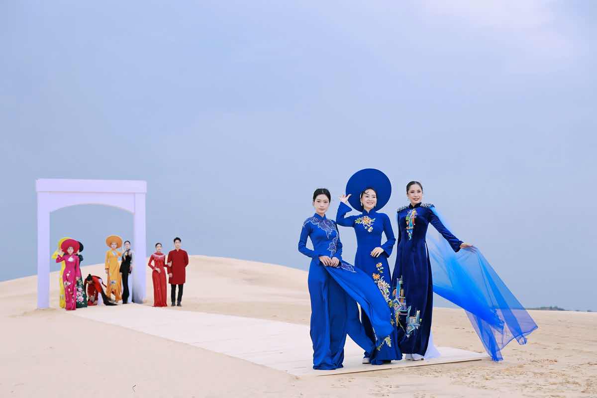 1a.531.ntk-ao-dai-dan-ha-truyen-thong-spotlight-vietnam-00005