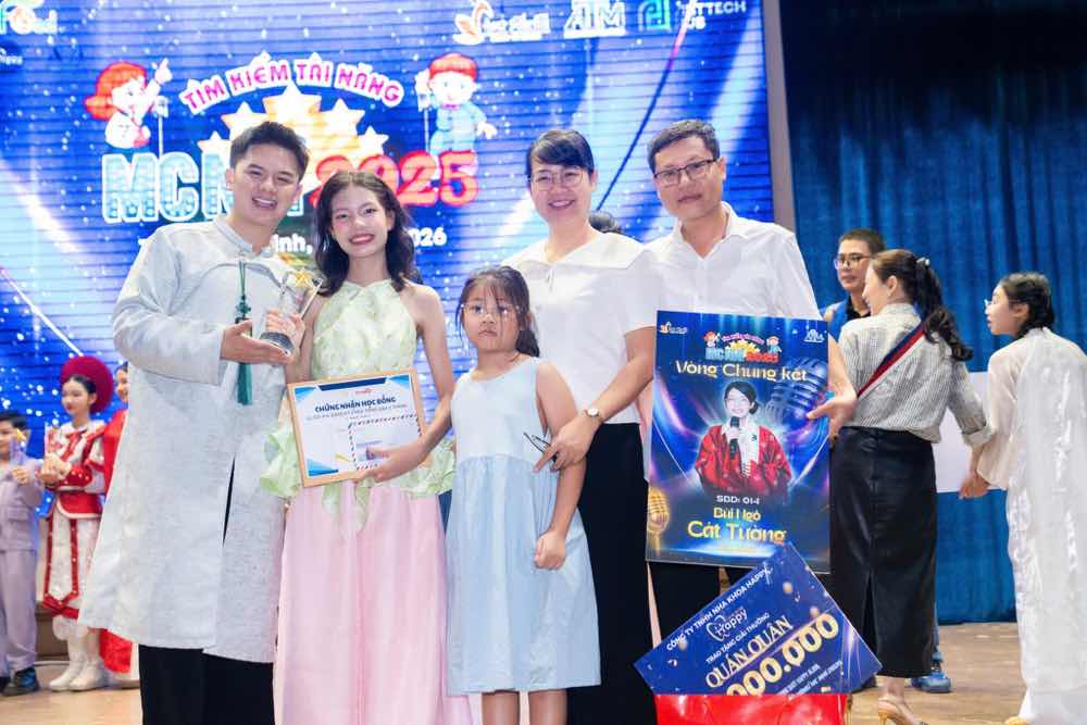 1z.984.dao-dien-hoang-cong-dat6