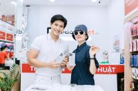 Lệ Quyên, Ngô Kiến Huy và loạt nghệ sĩ Vbiz năm nào cũng tề tựu lên đời iPhone mới tại địa điểm quen thuộc