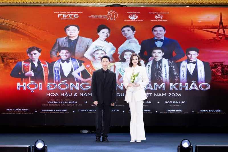Hoa Hậu Trịnh Mỹ Anh g&acirc;y ch&uacute; &yacute; với c&acirc;u trả lời mở về khả năng tham dự Miss Universe tại họp b&aacute;o