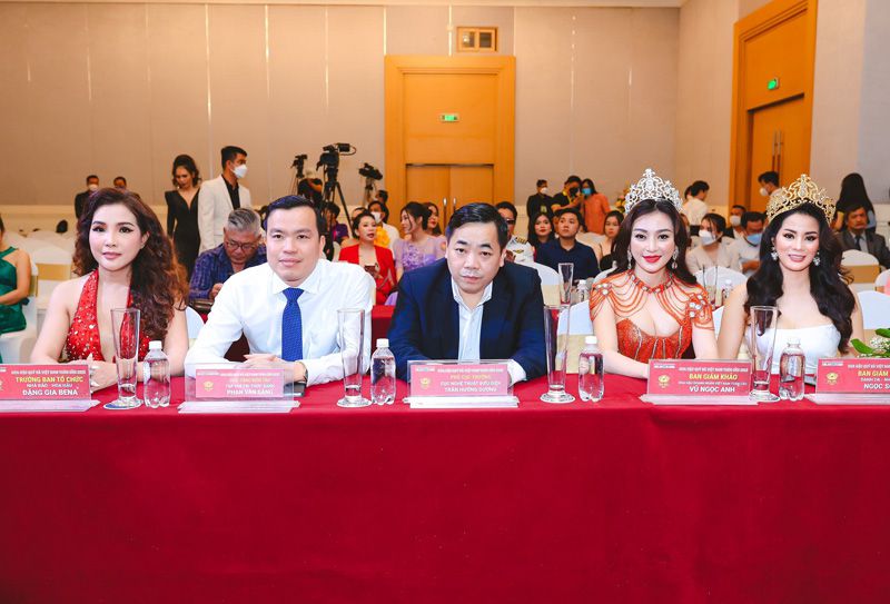 Họp báo công bố cuộc thi Hoa hậu quý bà Việt Nam toàn cầu 2022