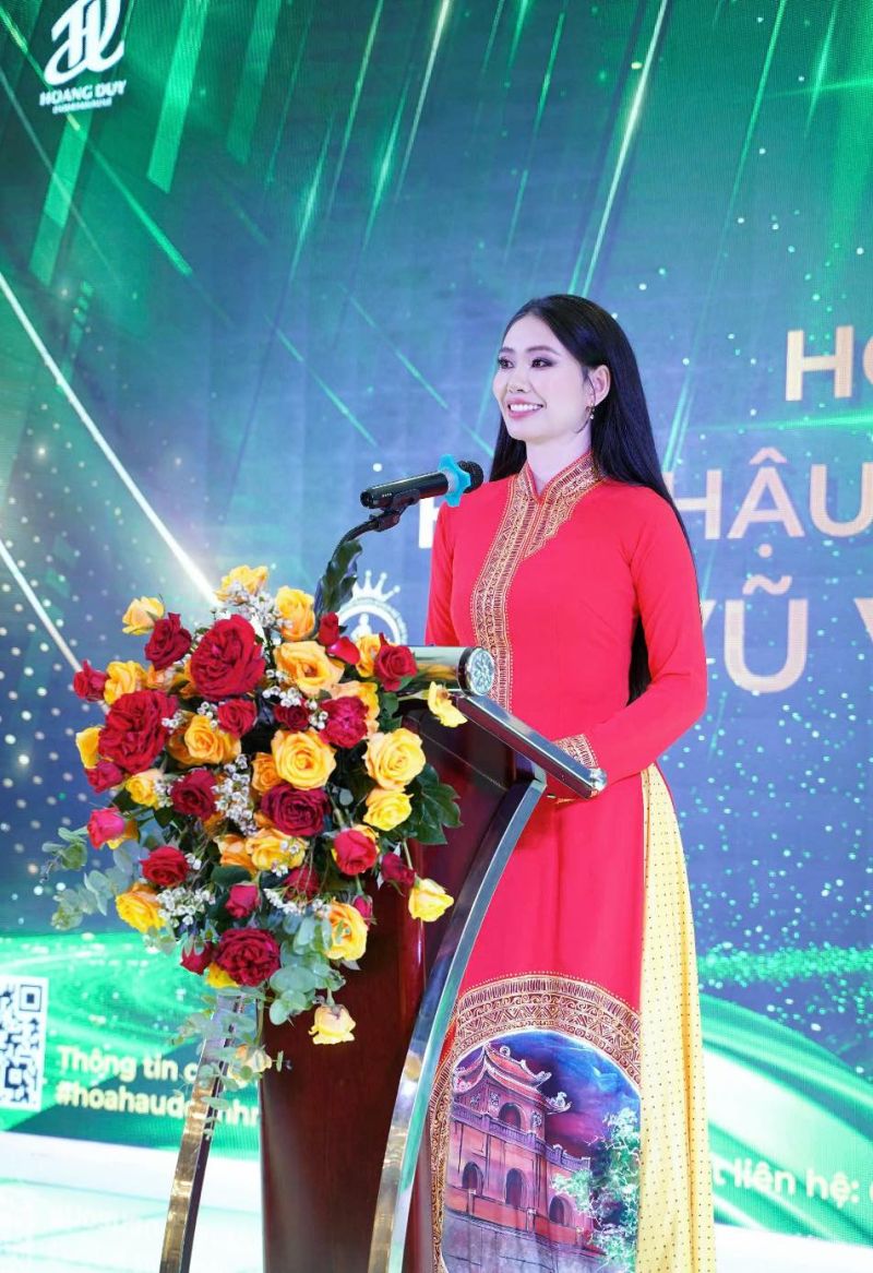 Th.s, Hoa hậu L&ecirc; Thị Thơ tại buổi họp b&aacute;o c&ocirc;ng bố bản quyền cuộc thi Hoa hậu Doanh nh&acirc;n Ho&agrave;n vũ Việt Nam 2025