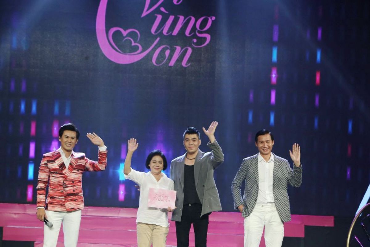 Th&agrave;nh c&ocirc;ng về sự nghiệp, Kelbin Phạm lại kh&ocirc;ng h&ograve;a thuận với mẹ suốt 30 năm