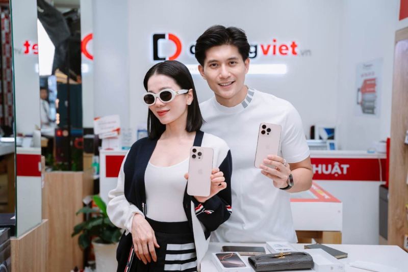 L&acirc;m Bảo Ch&acirc;u đưa Lệ Quy&ecirc;n đi sắm iPhone 16