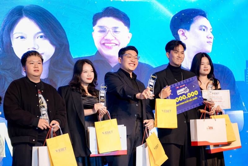 Media24h 2025 khép lại với cảm xúc bùng nổ: ‘Vai diễn cuối cùng’ ghi dấu bằng 3 giải lớn