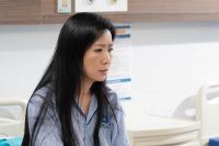 NSND Trịnh Kim Chi ngh&egrave;o h&egrave;n trong Mật Ngọt Tựa Kh&oacute;i Sương, gi&agrave;u c&oacute; trong Tr&agrave; Ma Nữ