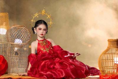 PHẠM DƯ H&Agrave; ANH GHI DẤU ẤN VỚI THẦN TH&Aacute;I CUỐN H&Uacute;T TRONG BỘ SƯU TẬP THU SON CỦA NTK GIVAN TRẦN