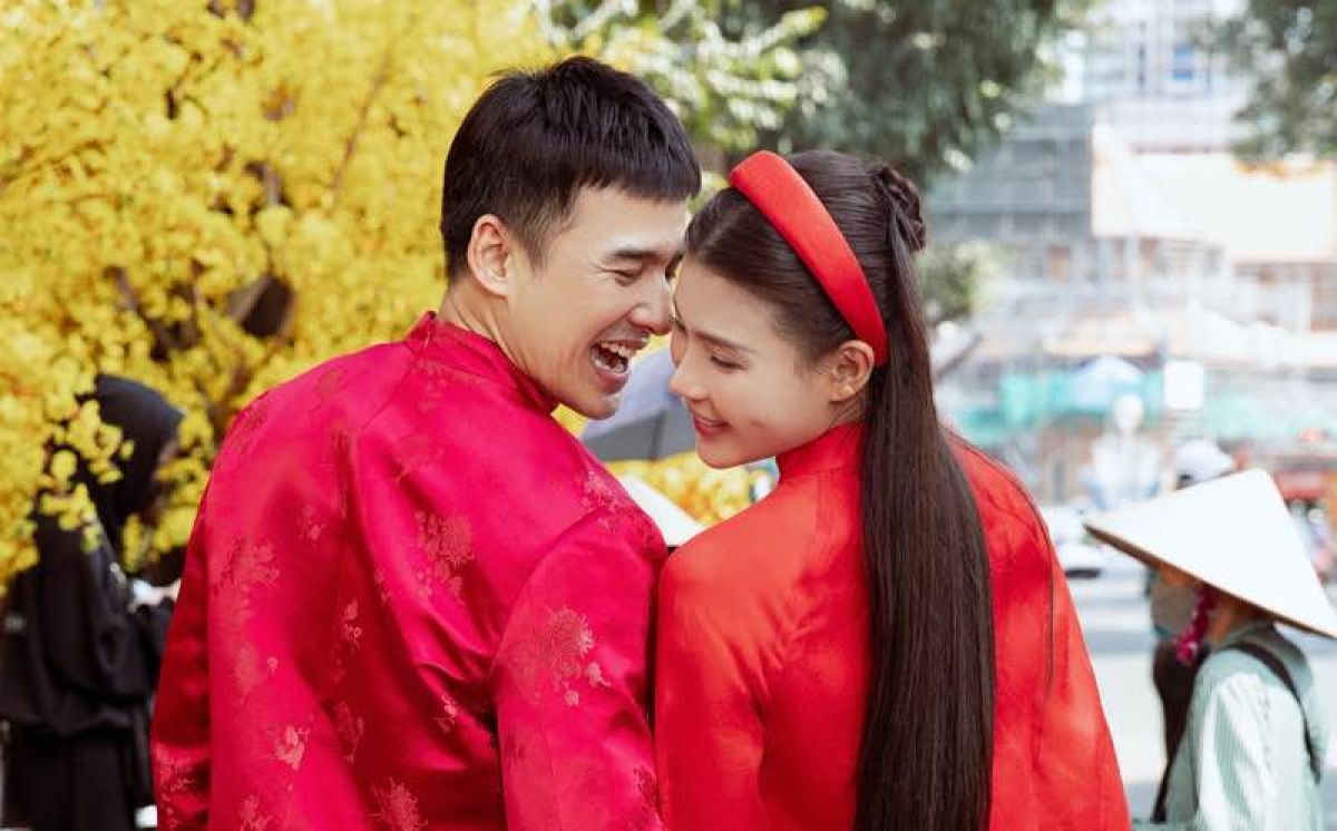 Th&uacute;y Diễm đưa mẹ ruột du xu&acirc;n c&ugrave;ng gia đ&igrave;nh