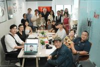 KHI BA B&Agrave; CH&Aacute;U GẮN KẾT TR&Ecirc;N V&Agrave; NGO&Agrave;I PHIM TRƯỜNG &ldquo;CHRYSALIS &ndash; CHIẾC K&Eacute;N&rdquo;