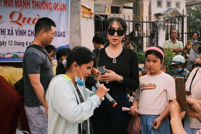 Nhiều Việt kiều Mỹ đồng h&agrave;nh c&ugrave;ng &Aacute;i Xu&acirc;n hướng về qu&ecirc; nh&agrave;
