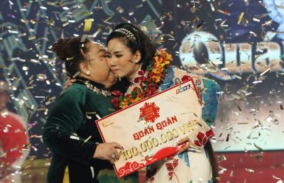 Thy Nhung đăng quang Qu&aacute;n qu&acirc;n Trăm năm &aacute;nh Việt m&ugrave;a đầu ti&ecirc;n