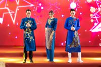 Ca sĩ Nguy&ecirc;n Vũ c&ugrave;ng 30 MC t&ecirc;n tuổi ngọt ng&agrave;o trong đ&ecirc;m MC Show