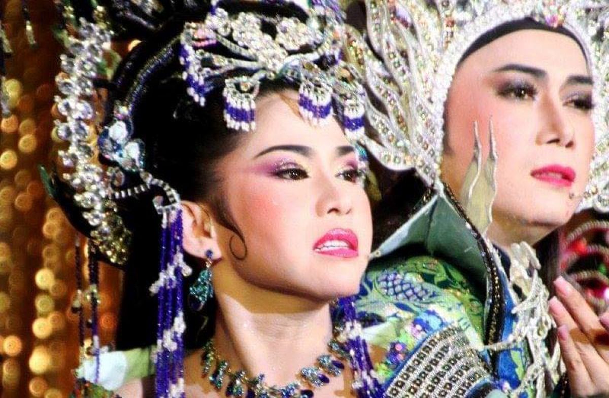 &ldquo;Ch&aacute;y v&eacute;&rdquo; hai đ&ecirc;m diễn của Đo&agrave;n Huỳnh Long tại Ph&aacute;p