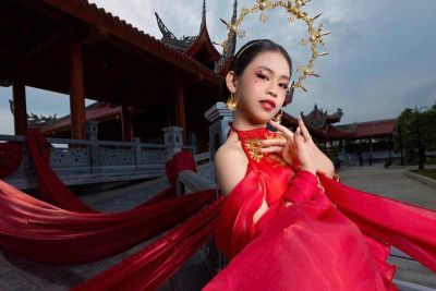 N&Agrave;NG THƠ M&Ugrave;A THU DANA ĐAN ANH TỎA S&Aacute;NG VỚI THẦN TH&Aacute;I THANH LỊCH TRONG BỘ SƯU TẬP THU SON