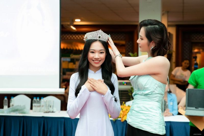 Cô gái đến từ Kiên Giang Trương Phương Nga tham dự Miss Teen United Nations 2022 tại Ấn Độ