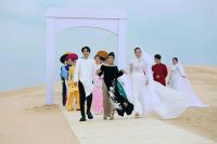 Dream of us - Ng&agrave;y chung đ&ocirc;i: Khi &aacute;o d&agrave;i của NTK Đan H&agrave; khoe sắc thắm tr&ecirc;n đồi c&aacute;t