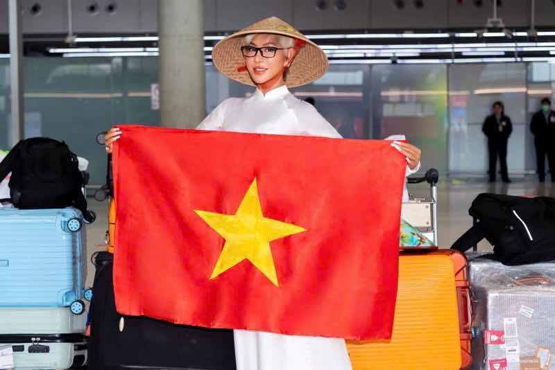 V&acirc;n Phạm l&ecirc;n đường dự Mrs Tourism Queen International 2026: Đem bản sắc Việt ra thế giới