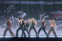 2 nhóm nhạc Quốc tế ‘&#039;chạm trán’’ tại Tân Binh Toàn Năng