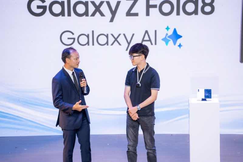 Di Động Việt mang &ldquo;fashion - tech show&rdquo; đến đ&ecirc;m Countdown mở b&aacute;n Galaxy gập mới