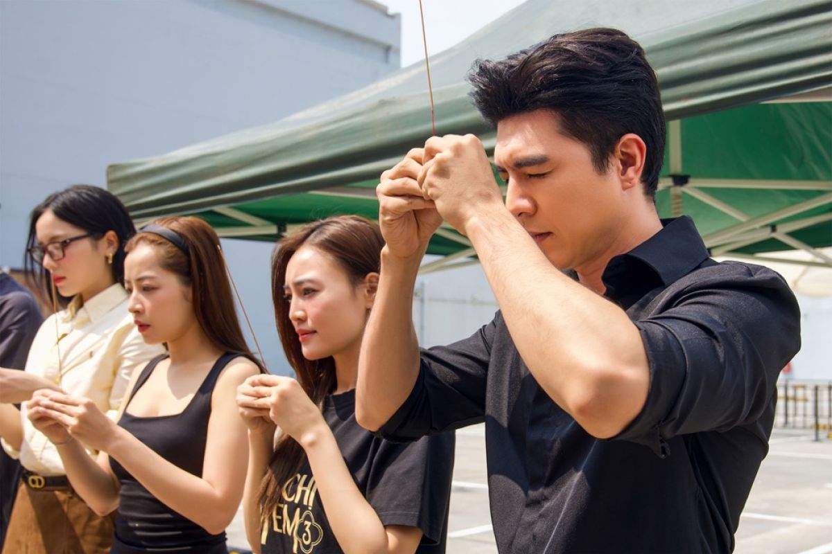 QUỐC ANH V&Agrave; STEVEN NGUYỄN LẦN ĐẦU Đ&Oacute;NG CẢNH N&Oacute;NG C&Ugrave;NG D&Agrave;N MỸ NH&Acirc;N TUYỆT SẮC TRONG &ldquo;CHỊ CHỊ EM EM 3&rdquo;&nbsp;