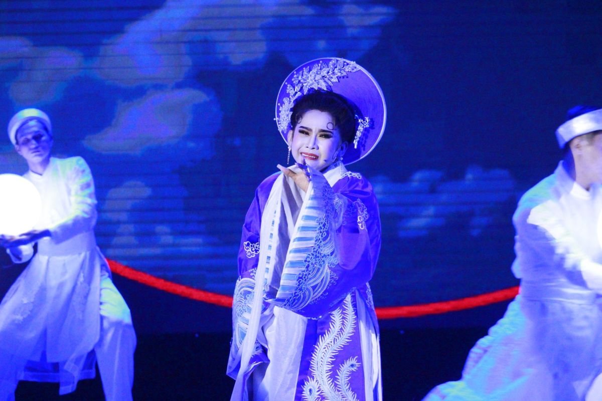 B&igrave;nh Tinh nhận Huy chương v&agrave;ng với vai diễn &ldquo;&aacute;m ảnh&rdquo; Tống Thị Quy&ecirc;n