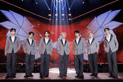 Nh&oacute;m nhạc UPRIZE từ &ldquo;T&acirc;n binh to&agrave;n năng&rdquo; ch&iacute;nh thức ra mắt thị trường nhạc Việt