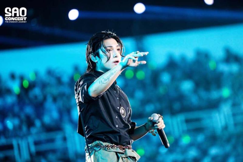 Sinh nhật đ&aacute;ng nhớ của Vương B&igrave;nh b&ecirc;n Grey D, Ph&ugrave;ng Kh&aacute;nh Linh v&agrave; Orange tại SAO Concert