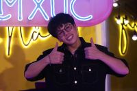 Mặc b&agrave; x&atilde; tới xem h&aacute;t, Jaykii vẫn bất chấp thả th&iacute;nh kh&aacute;n giả ở Kh&ocirc;ng gian cảm x&uacute;c