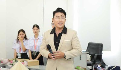 MC Phước Đạt ngồi ghế n&oacute;ng Cuộc thi &ldquo;Người dẫn chương tr&igrave;nh t&agrave;i năng &ndash; THE MIC 2026&rdquo;