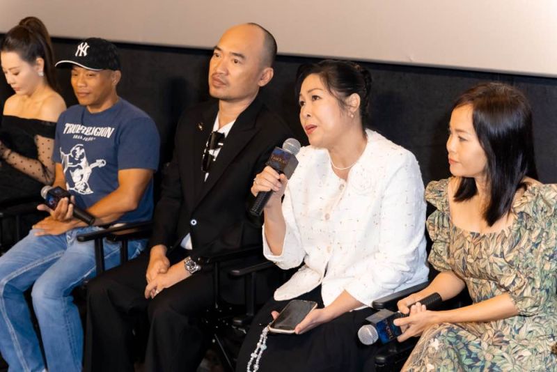 NSND HỒNG VÂN HÀI HƯỚC: “ĐÓNG XONG PHIM “TÌM XÁC - MA KHÔNG ĐẦU”, TÔI TIN MÌNH CÓ THỂ THÀNH ĐẢ NỮ”