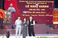 Từ cậu bé mồ côi đến Cử nhân Đại học, ngôi trường Hồng Hà đã ươm mầm nên một Giàng A Xoài như thế