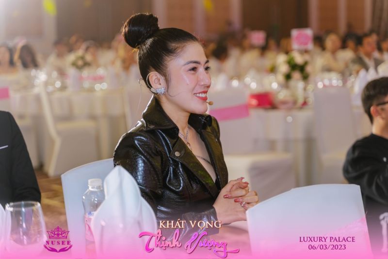 Chủ tịch Nusee Group x&acirc;y nh&agrave; cho vợ v&agrave; c&aacute;c con anh Đặng Ngọc &Uacute;t