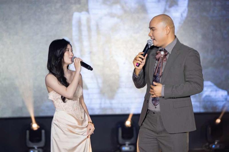 A Tu&acirc;n, Hồ Nhi song ca &ldquo;Lệ Ngang Trời&rdquo;