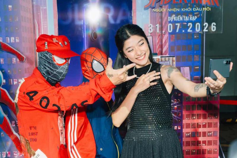 M&Agrave;N HỘI NGỘ NHIỀU NGƯỜI NHỆN ĐỘC LẠ NHẤT LỊCH SỬ PREMIERE PHIM SPIDER-MAN: BRAND NEW DAY