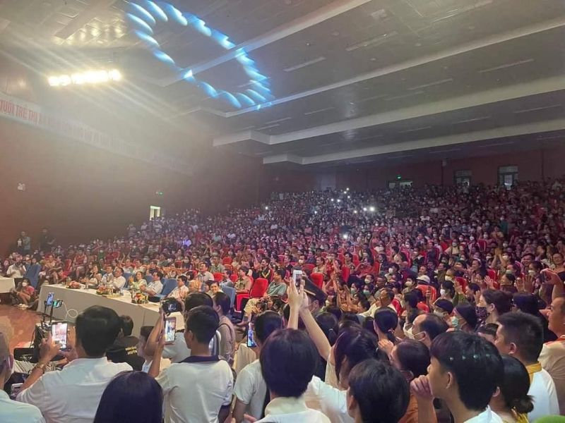 Đoàn cải lương Huỳnh Long chinh phục hơn 20 ngàn khán giả miền Trung mỗi đêm diễn
