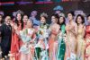 Doanh nhân Nguyễn Thị Vỹ đăng quang Mrs Di sản Áo dài phụ nữ Việt Nam qua ảnh 2024