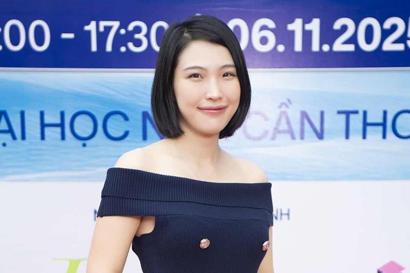 B&Aacute;C SĨ PHẠM TRẦN BẢO NGỌC ĐỒNG H&Agrave;NH C&Ugrave;NG CUỘC THI HOA HẬU SINH VI&Ecirc;N HO&Agrave; B&Igrave;NH VIỆT NAM 2025