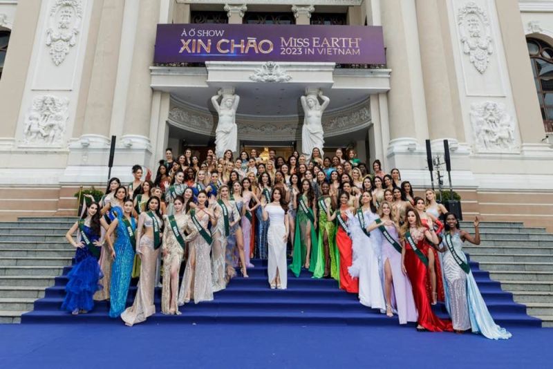 90 th&iacute; sinh Miss Earth 2023 ra mắt kh&aacute;n giả Việt Nam