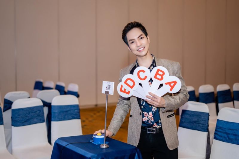 MC Ho&agrave;ng Duy thử sức m&igrave;nh trở th&agrave;nh MC Y Khoa chuy&ecirc;n nghiệp