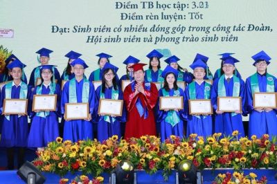 Choáng với học phí trường ĐH Luật TPHCM, cao nhất hơn 765 triệu đồng/khóa