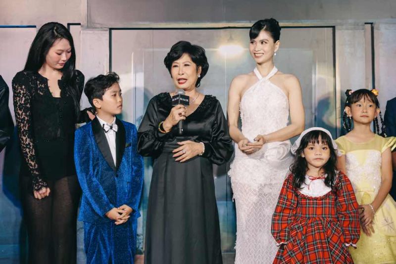 &ldquo;NH&Agrave; HAI CHỦ&rdquo; CH&Iacute;NH THỨC RA MẮT TRUYỀN TH&Ocirc;NG VỚI SỰ KIỆN THẢM ĐỎ ẤM C&Uacute;NG