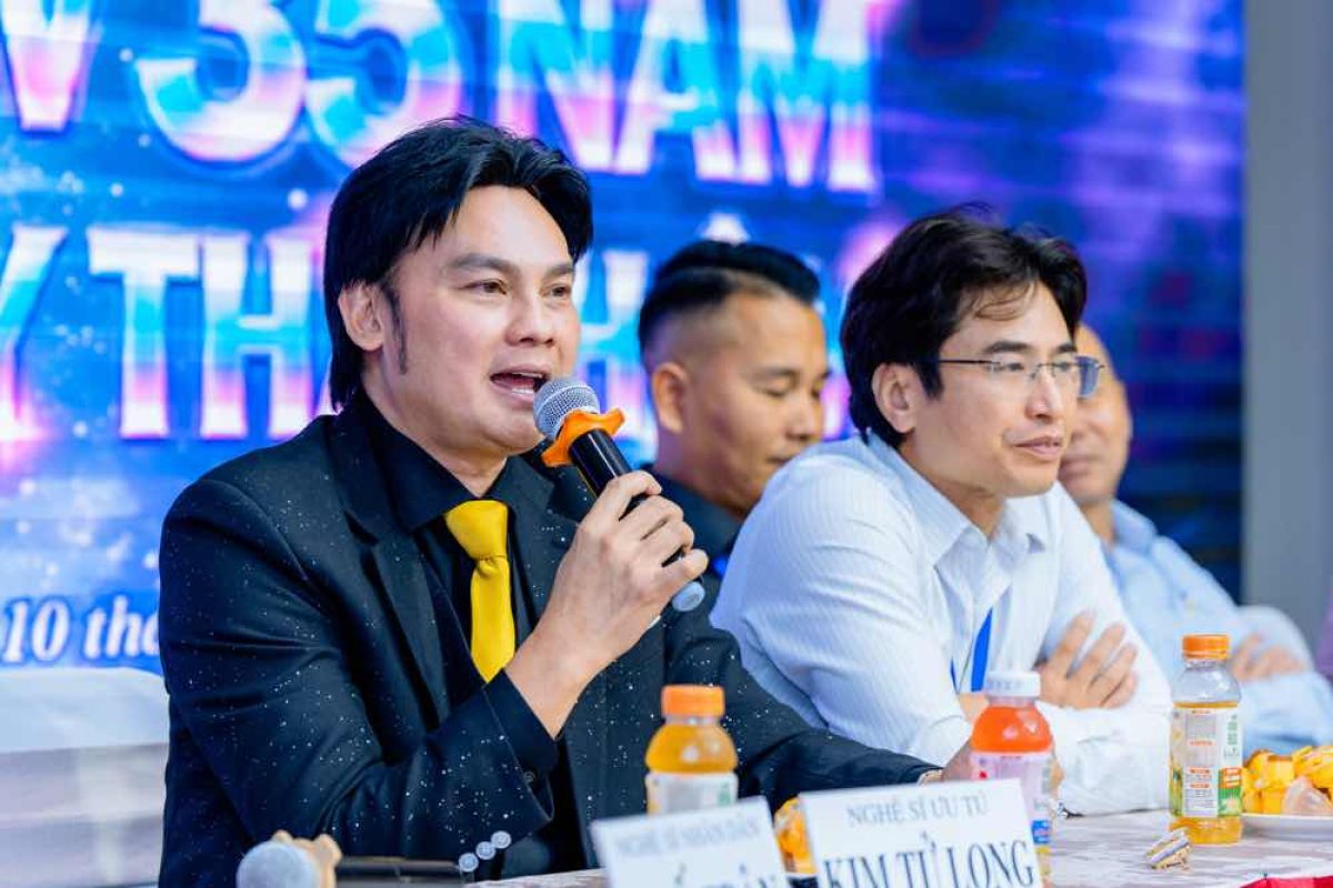 Từ &ldquo;Cậu b&eacute; qu&acirc;n sĩ chạy cờ&rdquo; đến liveshow 35 năm &ldquo;D&ograve;ng chảy thanh &acirc;m &ndash; Tiếng h&aacute;t NSƯT Kim Tiểu Long&nbsp;