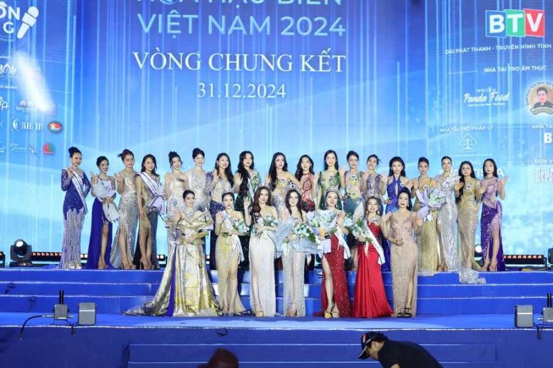 Người đẹp H&agrave; Nam đăng quang Hoa hậu Biển Việt Nam