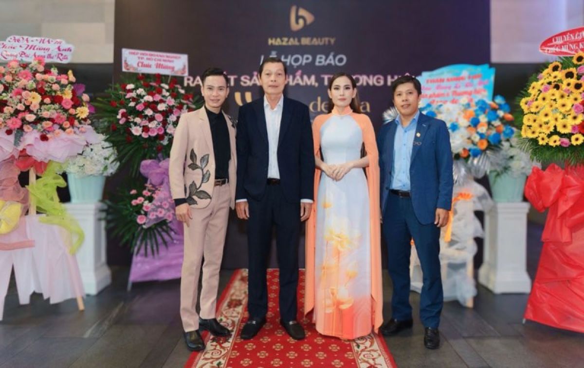 NỮ CA SĨ TRẺ C&Oacute; GIỌNG H&Aacute;T V&Agrave; NGOẠI H&Igrave;NH GIỐNG HỆT PHI NHUNG L&Agrave; AI?