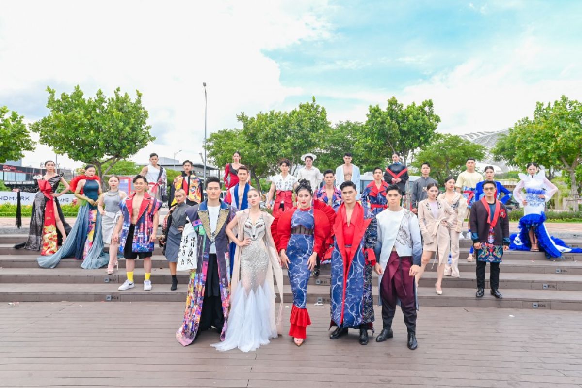 Đạt Kyo, Yến Trang diễn vedette, thị phạm cho thí sinh Fitness Model World Vietnam
