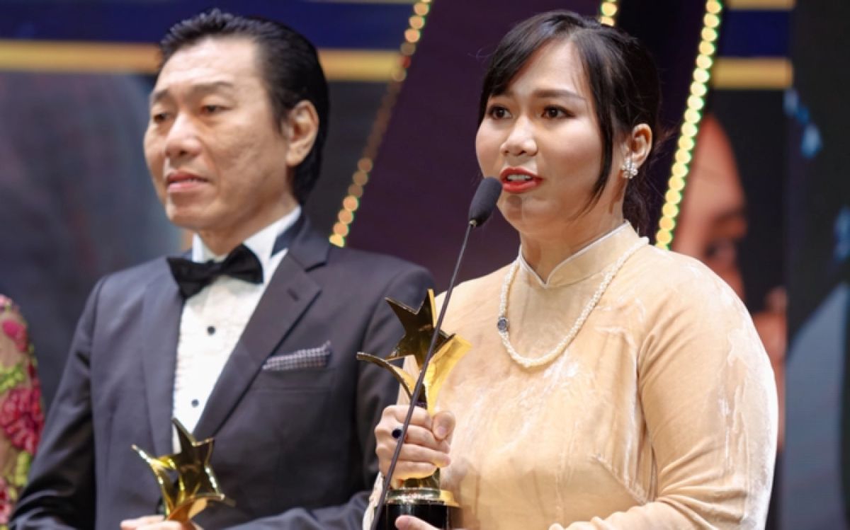 Phim “Đêm tối rực rỡ” thắng lớn tại giải Ngôi Sao Xanh 2022