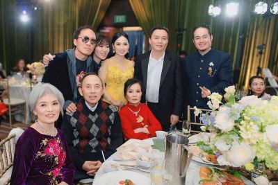 Trong tiệc kỷ niệm 60 năm ng&agrave;y cưới của bố mẹ chồng, &lsquo;nữ ca sĩ tỉ ph&uacute;&rsquo; H&agrave; Phương c&oacute; m&agrave;n &lsquo;ăn mừng&rsquo; độc đ&aacute;o cho th&agrave;nh t&iacute;ch của con g&aacute;i